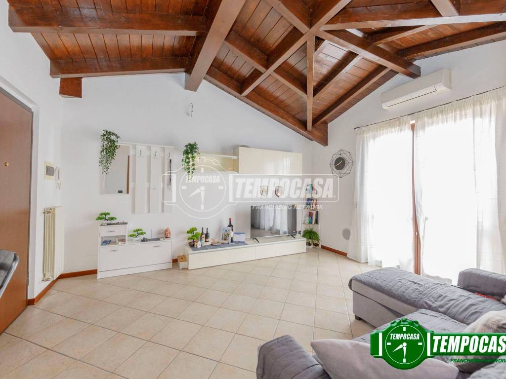 appartamento in vendita a Casorate Primo