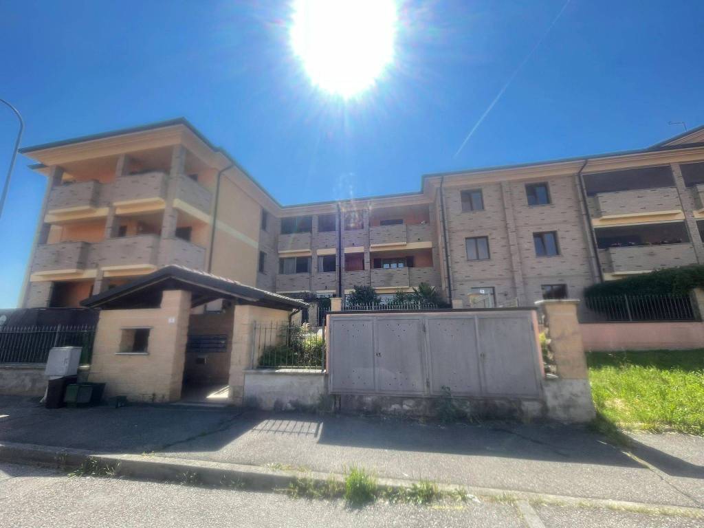 appartamento in vendita a Casorate Primo