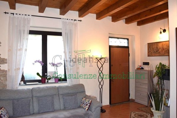 casa indipendente in vendita a Casorate Primo
