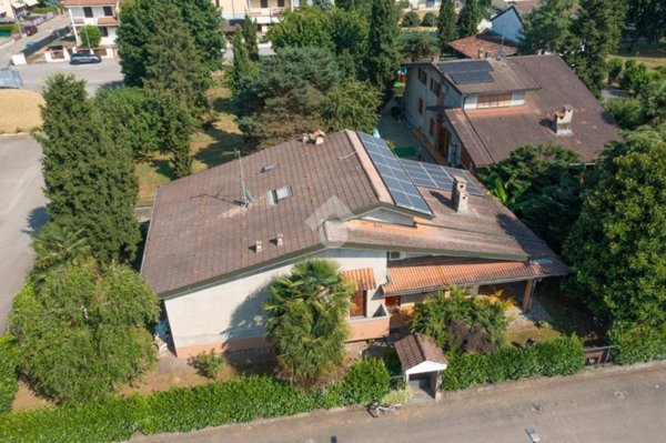 casa indipendente in vendita a Casorate Primo
