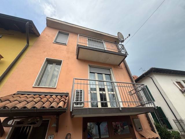 casa indipendente in vendita a Casorate Primo