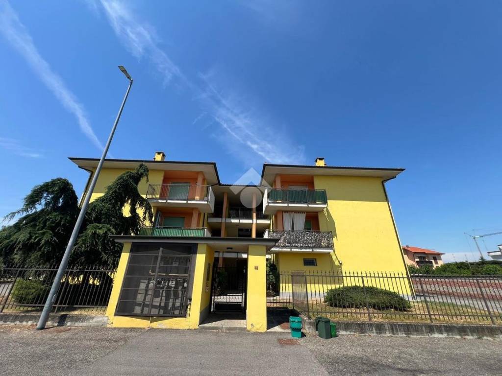 appartamento in vendita a Casorate Primo