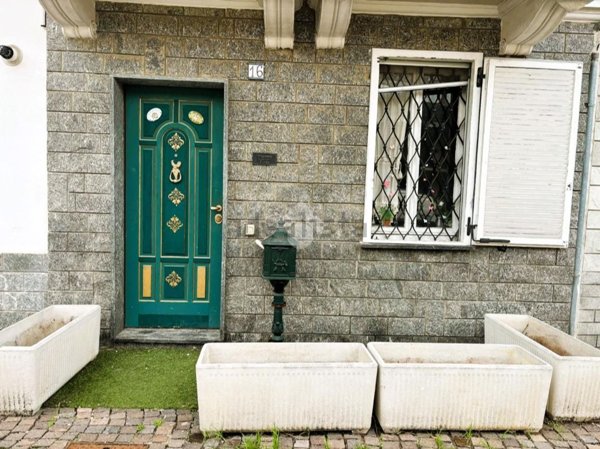 casa indipendente in vendita a Casorate Primo