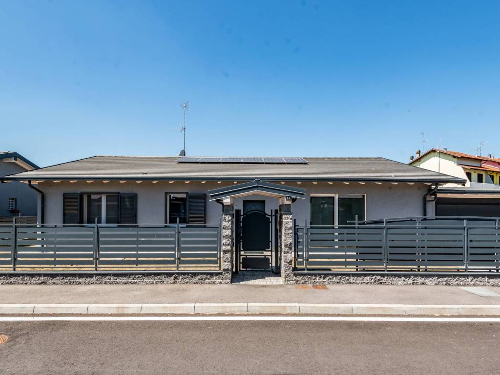 casa indipendente in vendita a Casorate Primo