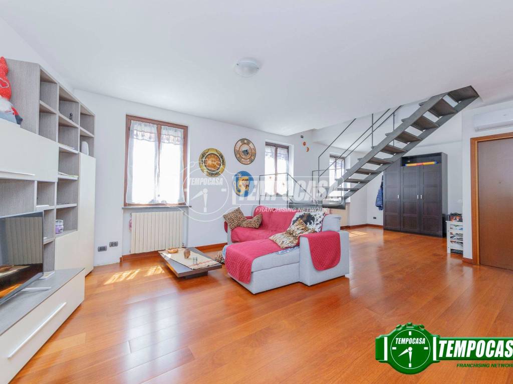 casa indipendente in vendita a Casorate Primo