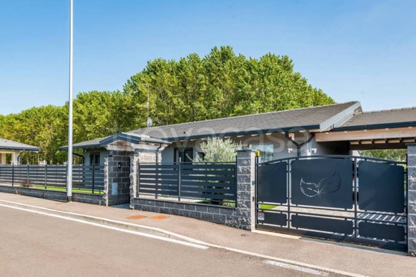 casa indipendente in vendita a Casorate Primo