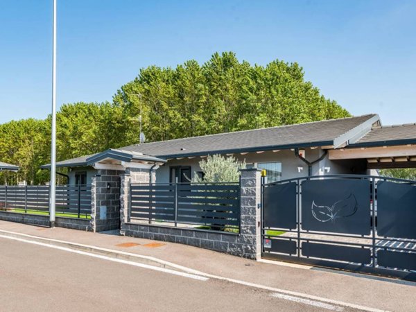 casa indipendente in vendita a Casorate Primo