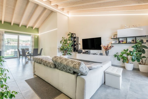 casa indipendente in vendita a Casorate Primo