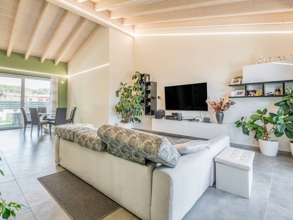 casa indipendente in vendita a Casorate Primo