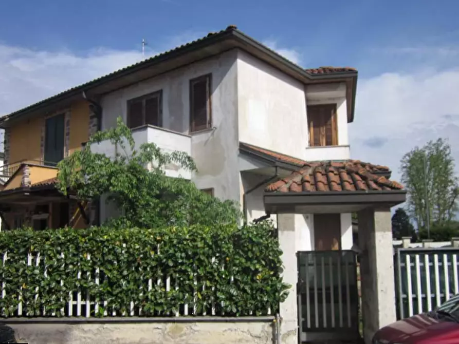 casa indipendente in vendita a Casorate Primo
