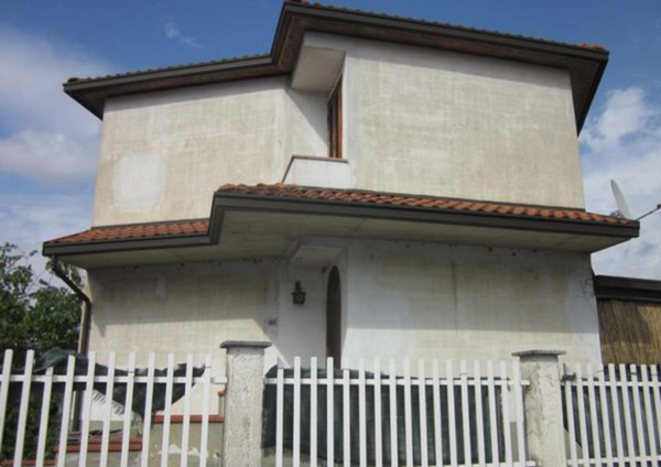 casa indipendente in vendita a Casorate Primo