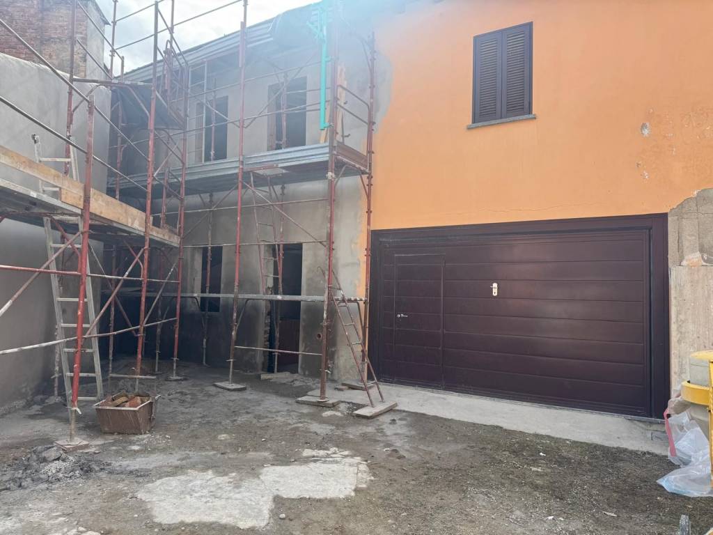 casa indipendente in vendita a Casorate Primo