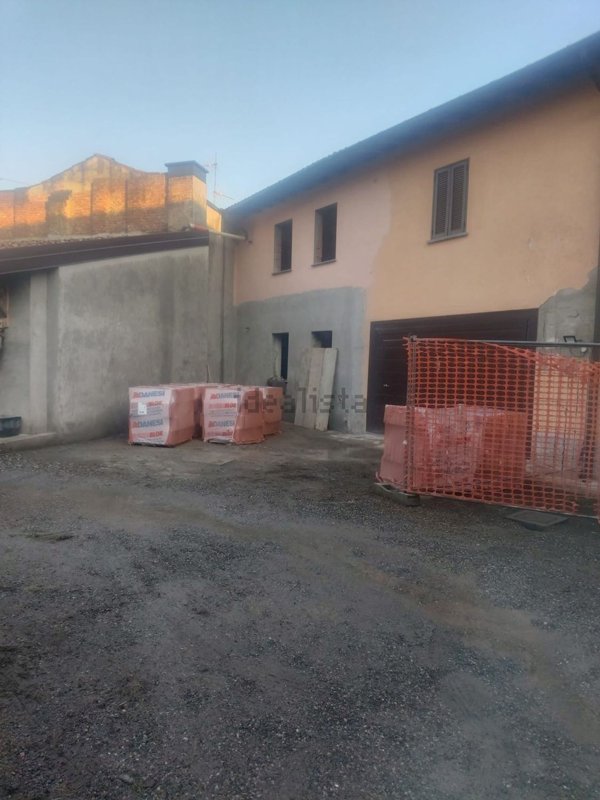 appartamento in vendita a Casorate Primo