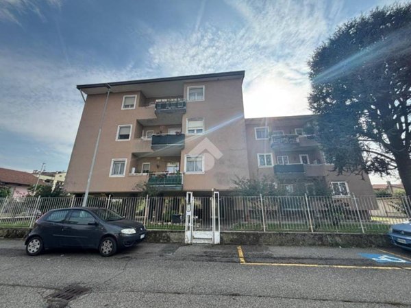 appartamento in vendita a Casorate Primo