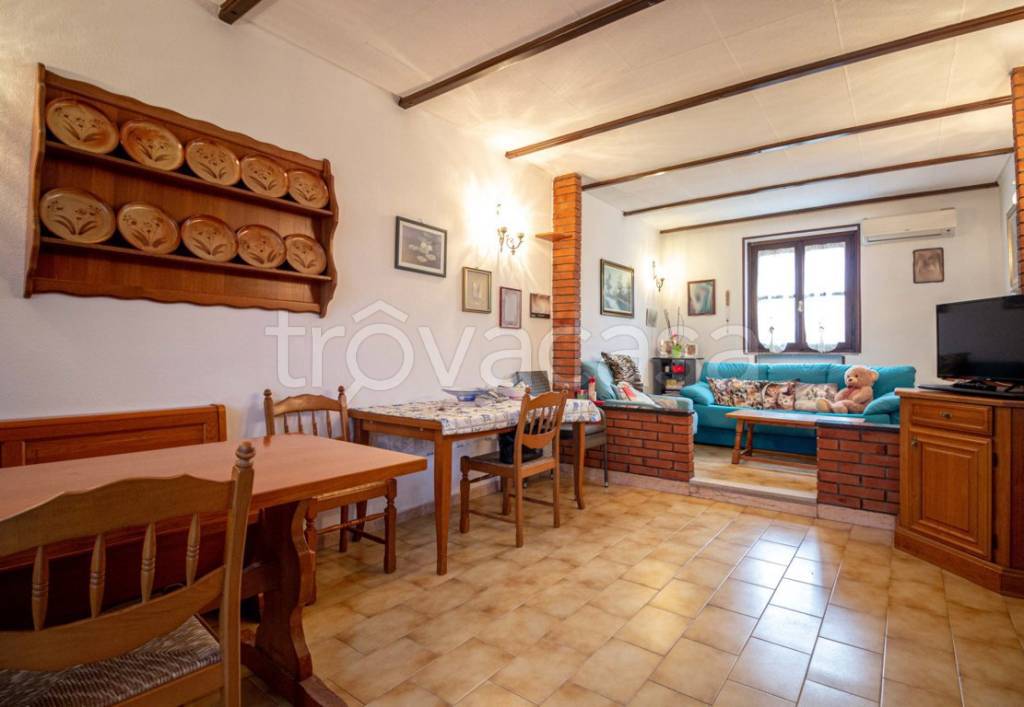 casa indipendente in vendita a Casorate Primo