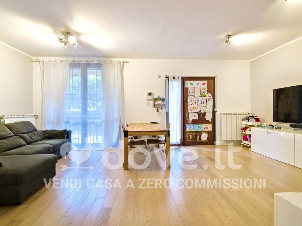 casa indipendente in vendita a Casorate Primo