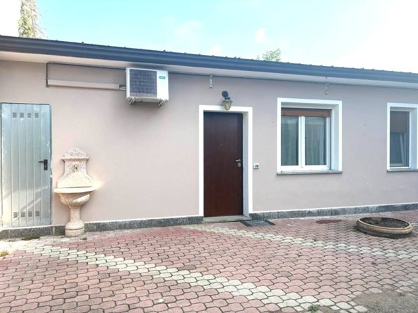 casa indipendente in vendita a Casorate Primo