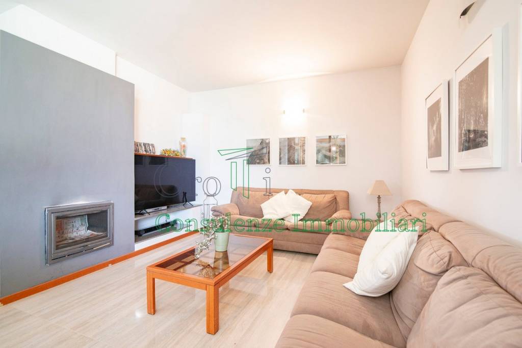 casa indipendente in vendita a Casorate Primo