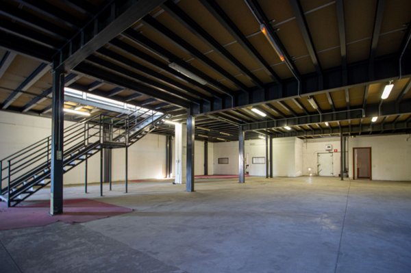 locale di sgombero in vendita a Casorate Primo