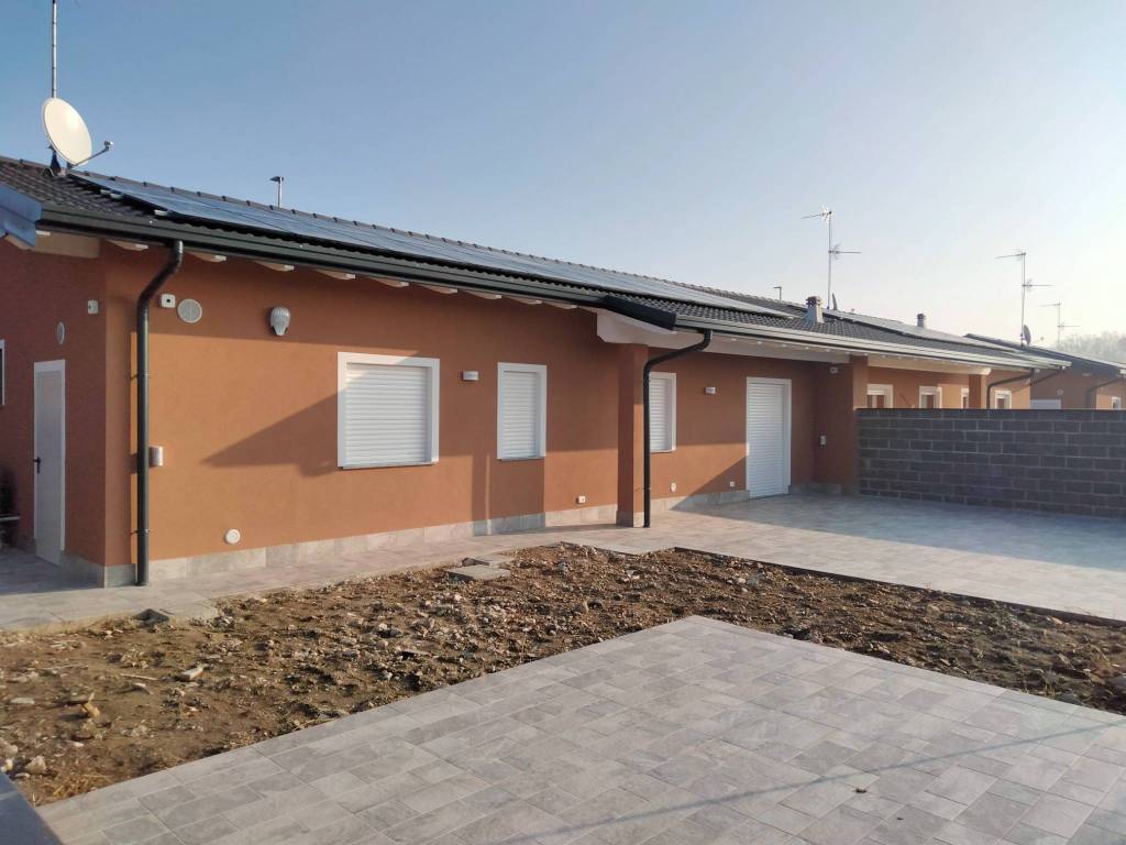 casa indipendente in vendita a Casorate Primo