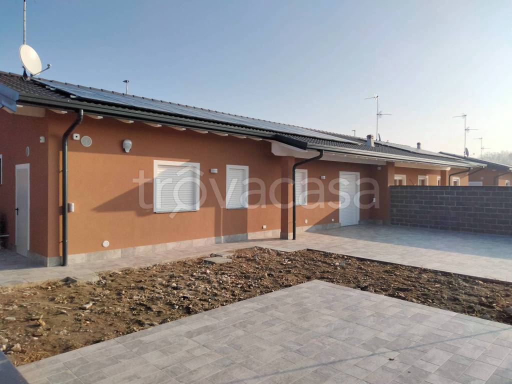 casa indipendente in vendita a Casorate Primo