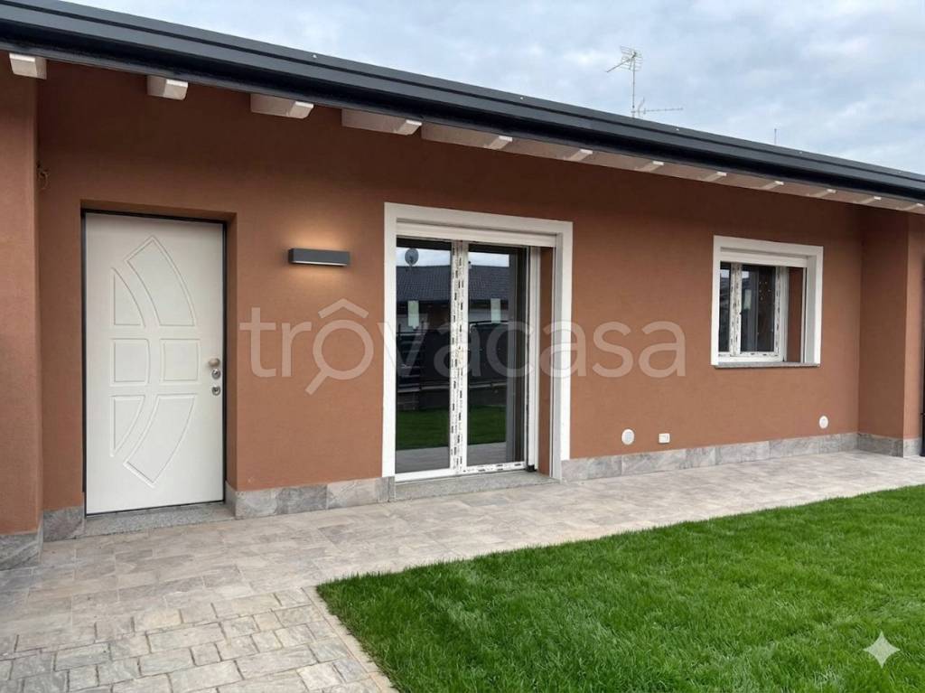 casa indipendente in vendita a Casorate Primo