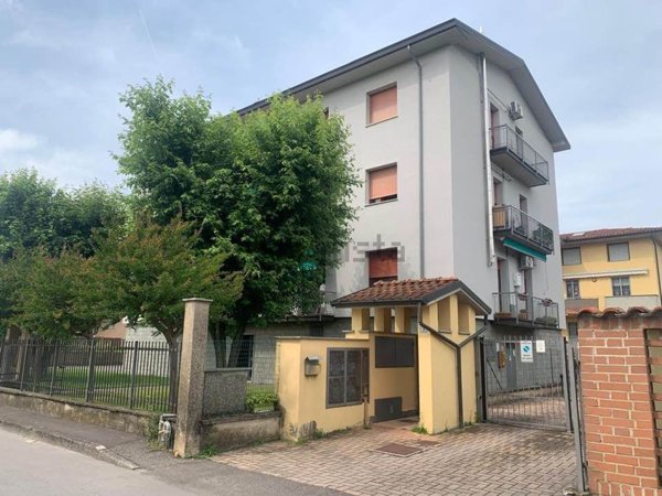 appartamento in vendita a Casorate Primo