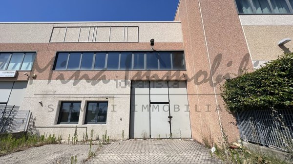 ufficio in vendita a Casorate Primo