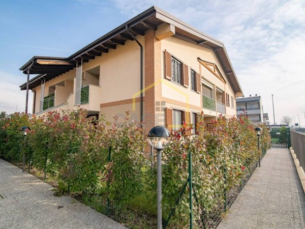appartamento in vendita a Casorate Primo