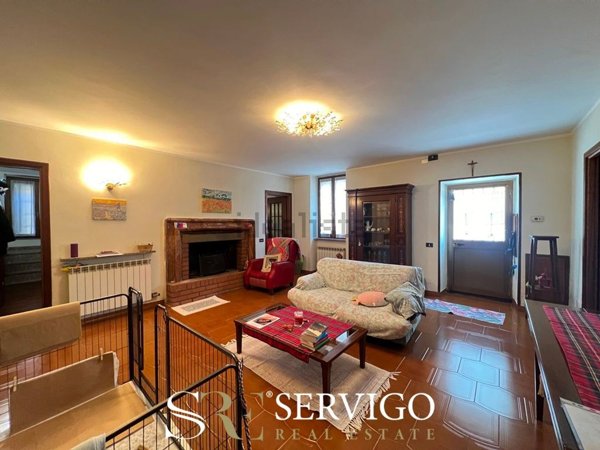 casa indipendente in vendita a Casorate Primo