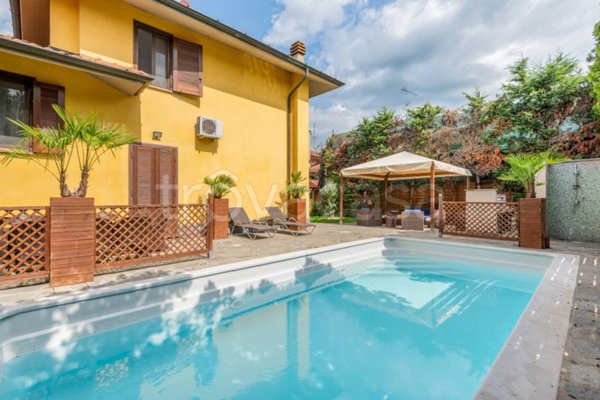 casa indipendente in vendita a Casorate Primo