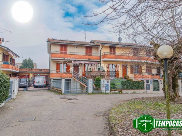 casa indipendente in vendita a Casorate Primo
