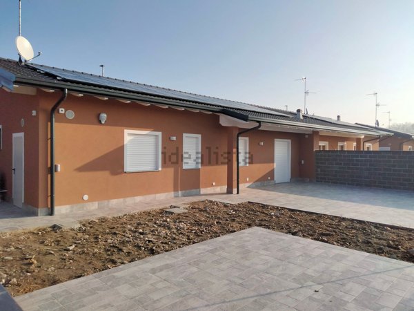 casa indipendente in vendita a Casorate Primo