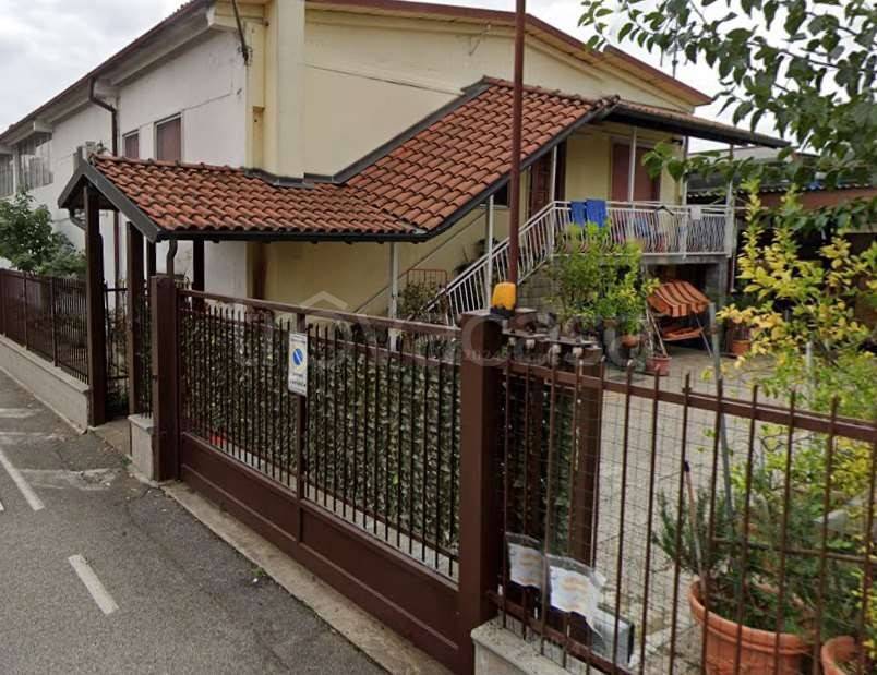 negozio in vendita a Casorate Primo