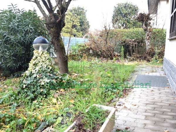 casa indipendente in vendita a Casorate Primo