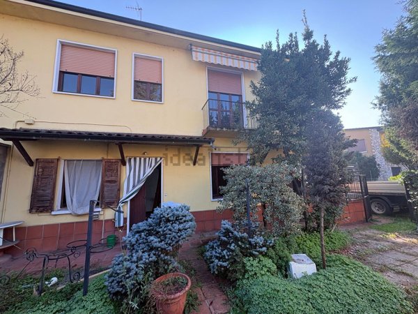 appartamento in vendita a Casorate Primo