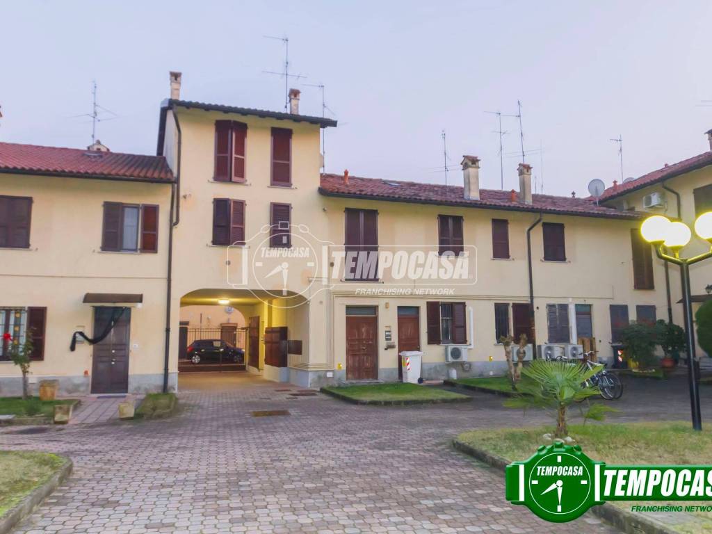 appartamento in vendita a Casorate Primo