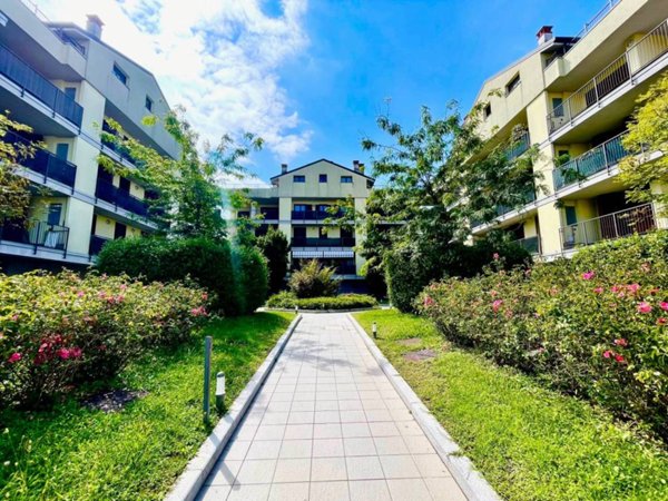 appartamento in vendita a Casorate Primo