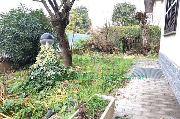 casa indipendente in vendita a Casorate Primo