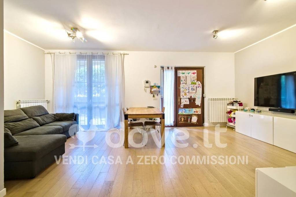 casa indipendente in vendita a Casorate Primo