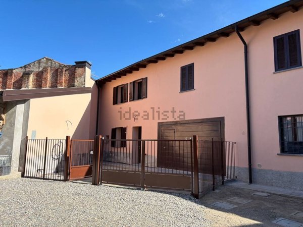 casa indipendente in vendita a Casorate Primo