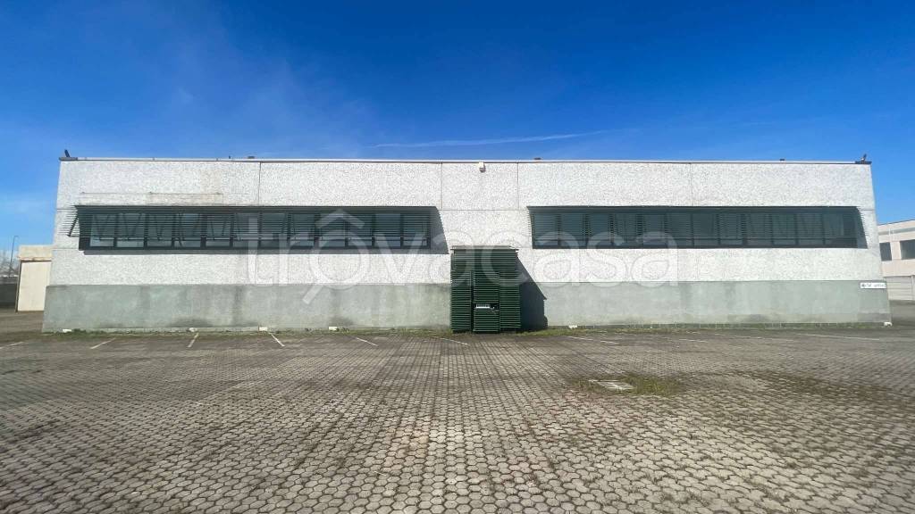 locale commerciale in vendita a Casorate Primo