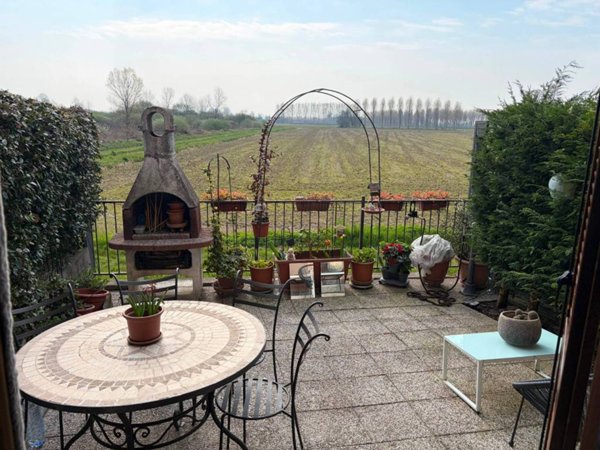 casa indipendente in vendita a Casorate Primo