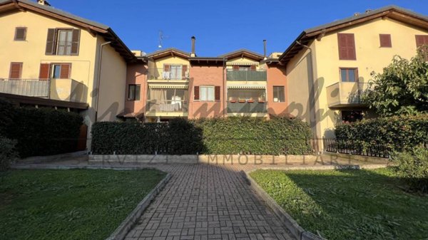 appartamento in vendita a Casorate Primo