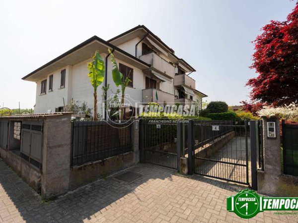 appartamento in vendita a Casorate Primo