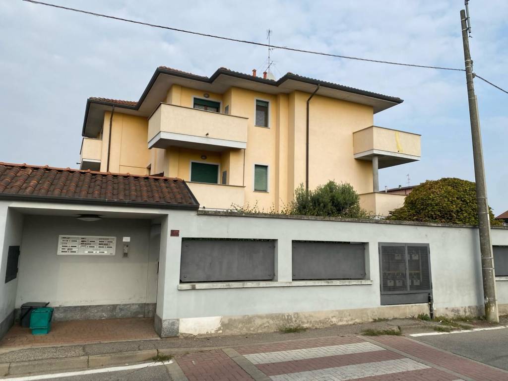 appartamento in vendita a Casorate Primo