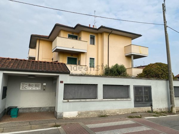 appartamento in vendita a Casorate Primo