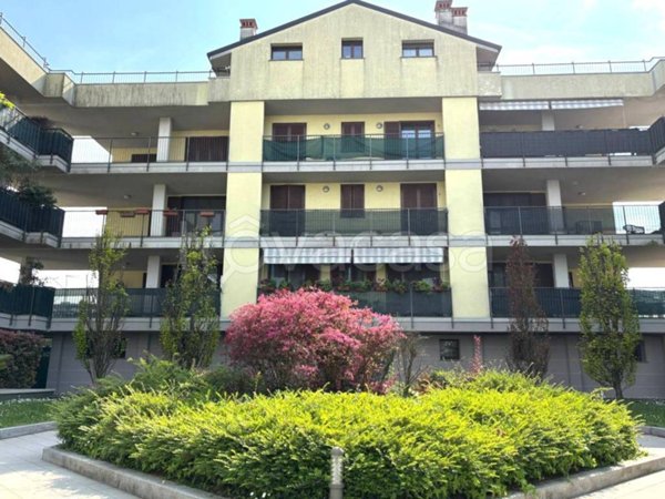 appartamento in vendita a Casorate Primo