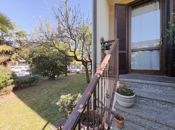 casa indipendente in vendita a Casorate Primo