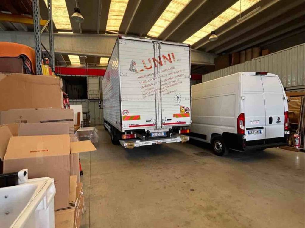 locale commerciale in vendita a Casorate Primo